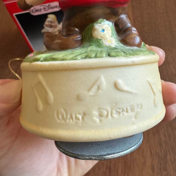 Schmid Walt Disney Snow White "Doc" Music Box Plays Heigh-Ho - Picture 7 of 8